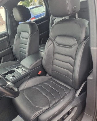 Volkswagen Touareg cena 215250 przebieg: 244192, rok produkcji 2019 z Tychy małe 92